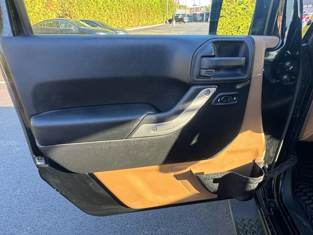 Jeep Wrangler Unlimited Sahara 4WD 2011