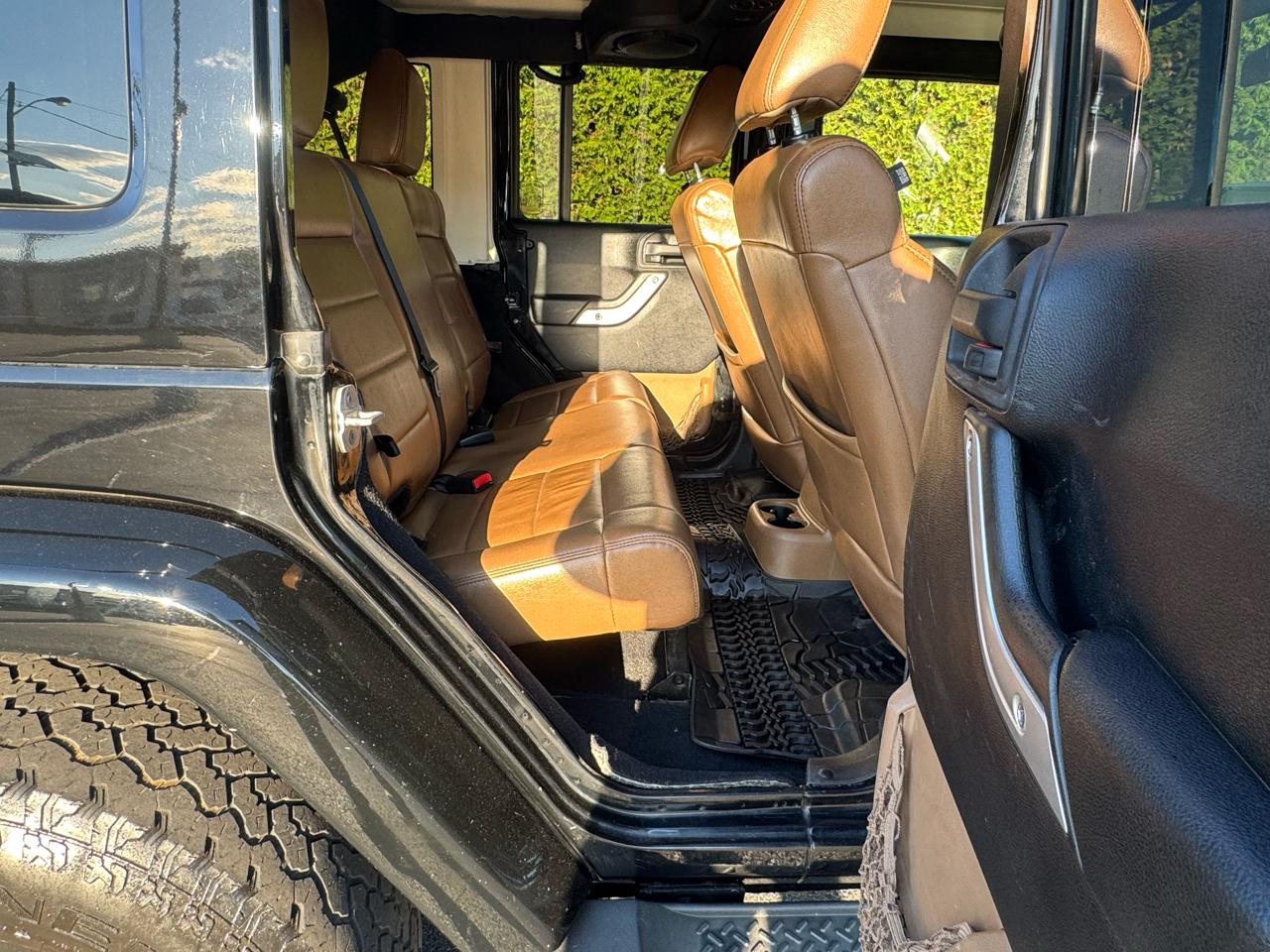 Jeep Wrangler Unlimited Sahara 4WD 2011