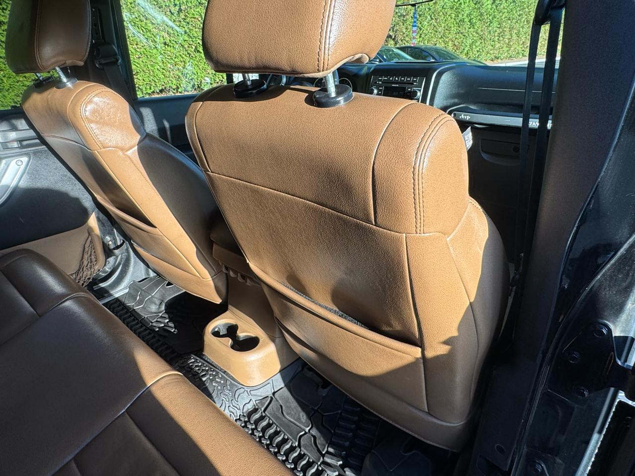 Jeep Wrangler Unlimited Sahara 4WD 2011