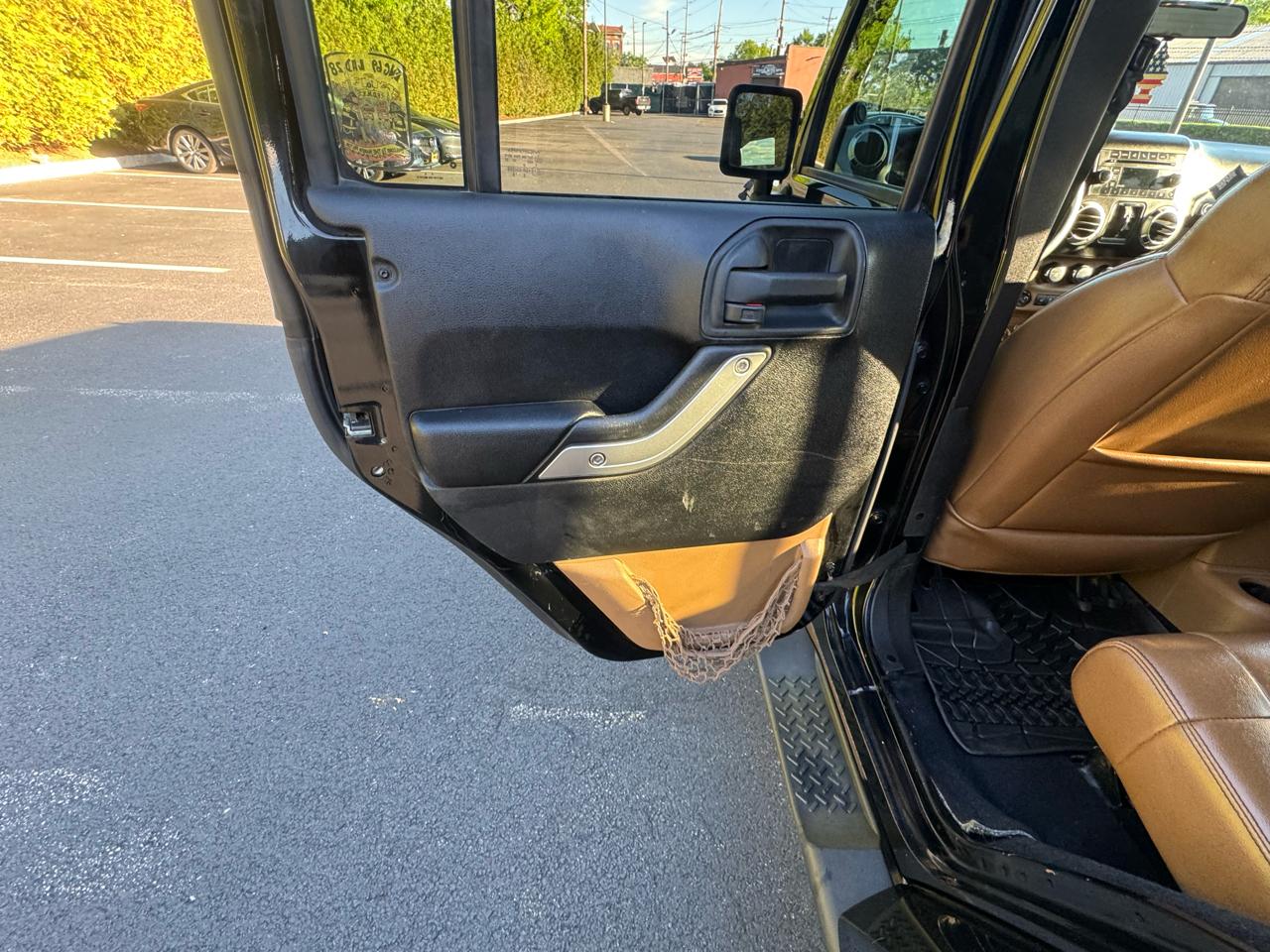Jeep Wrangler Unlimited Sahara 4WD 2011