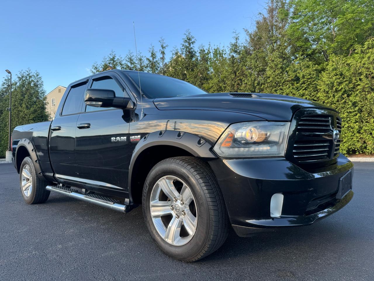 RAM 1500 4WD Crew Cab 140.5" Sport 2013