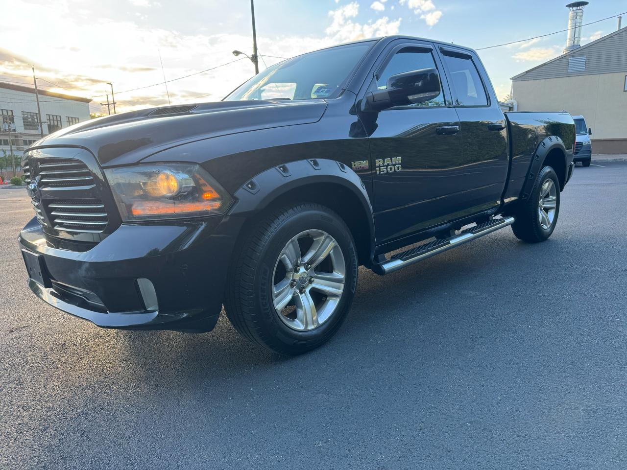 RAM 1500 4WD Crew Cab 140.5" Sport 2013