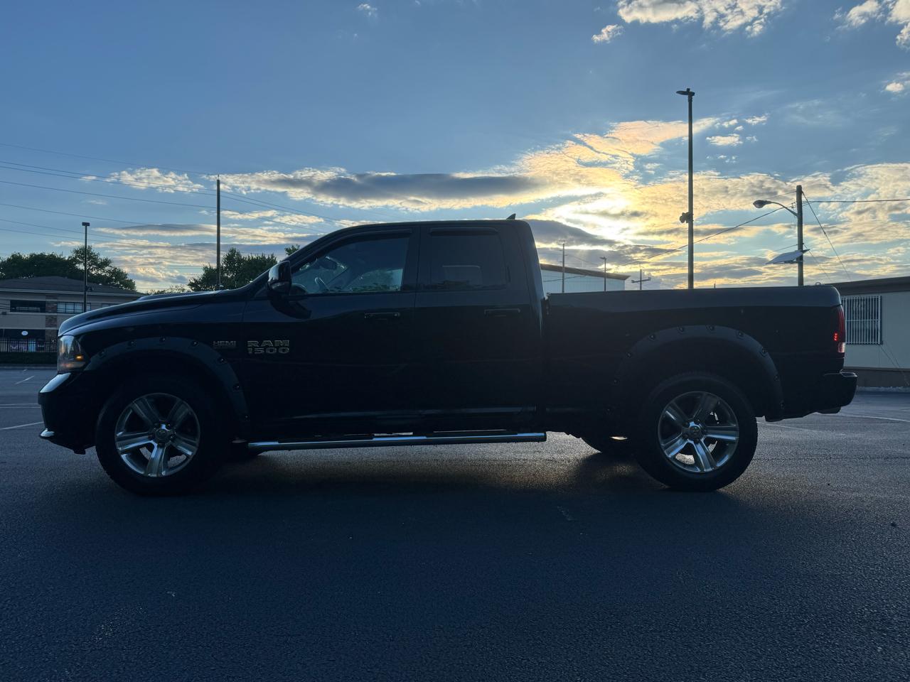 RAM 1500 4WD Crew Cab 140.5" Sport 2013