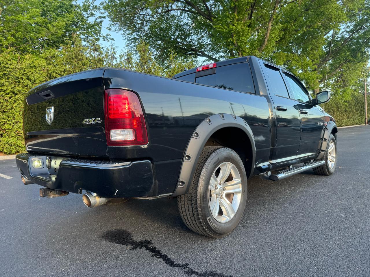 RAM 1500 4WD Crew Cab 140.5" Sport 2013