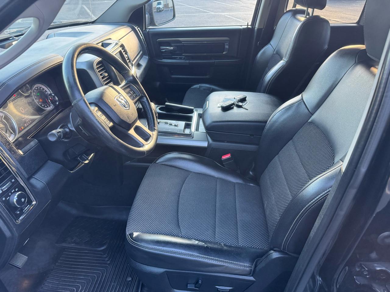 RAM 1500 4WD Crew Cab 140.5" Sport 2013