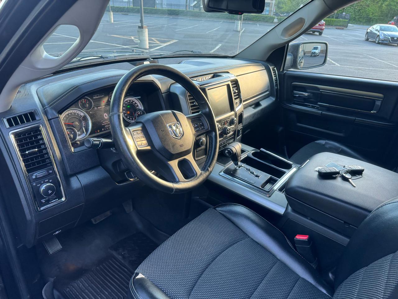 RAM 1500 4WD Crew Cab 140.5" Sport 2013