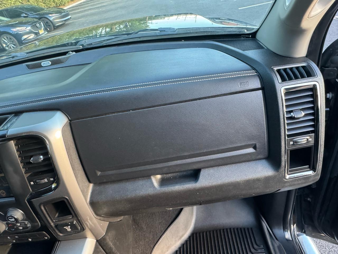RAM 1500 4WD Crew Cab 140.5" Sport 2013