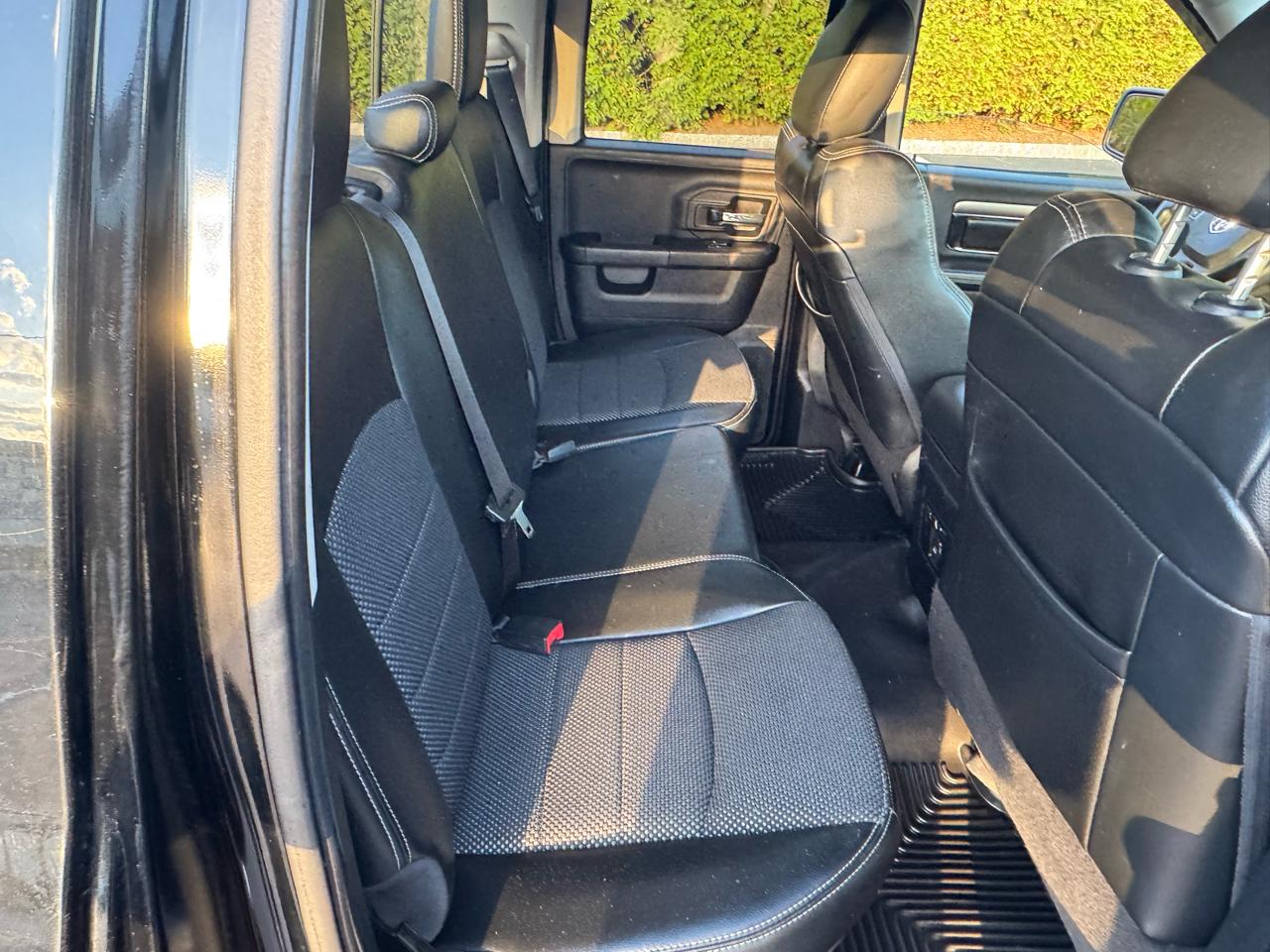 RAM 1500 4WD Crew Cab 140.5" Sport 2013