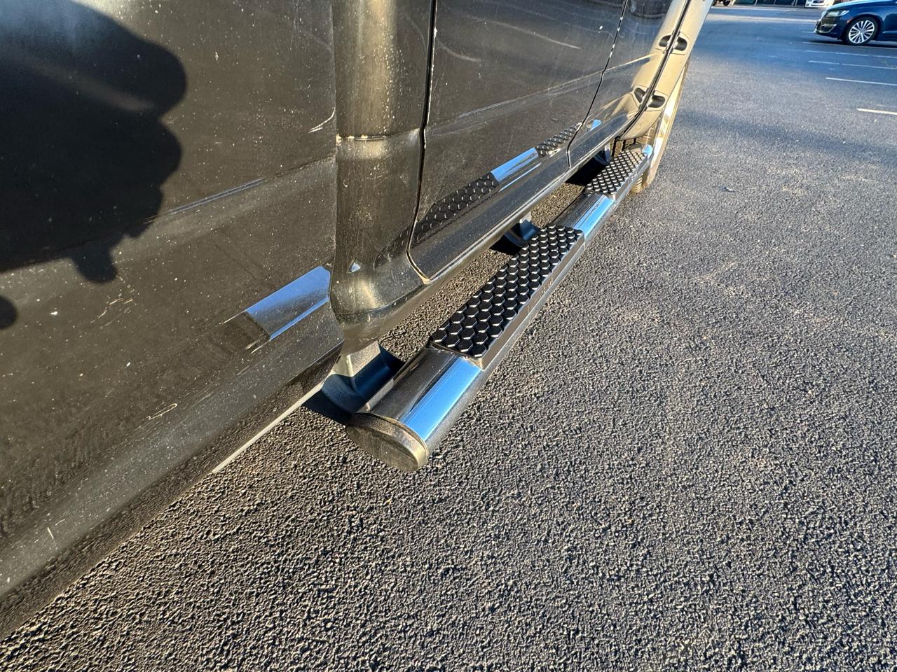 RAM 1500 4WD Crew Cab 140.5" Sport 2013