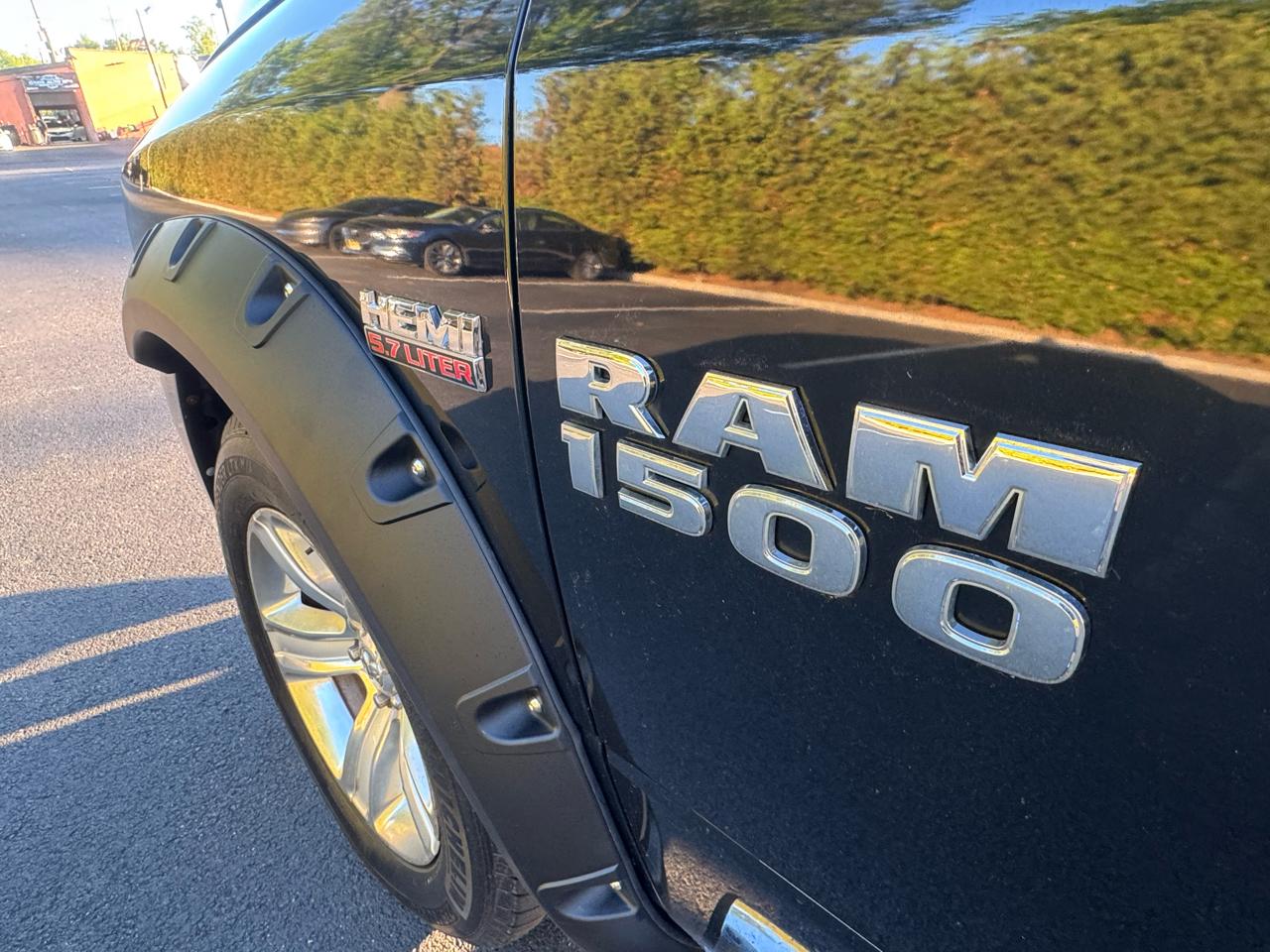RAM 1500 4WD Crew Cab 140.5" Sport 2013