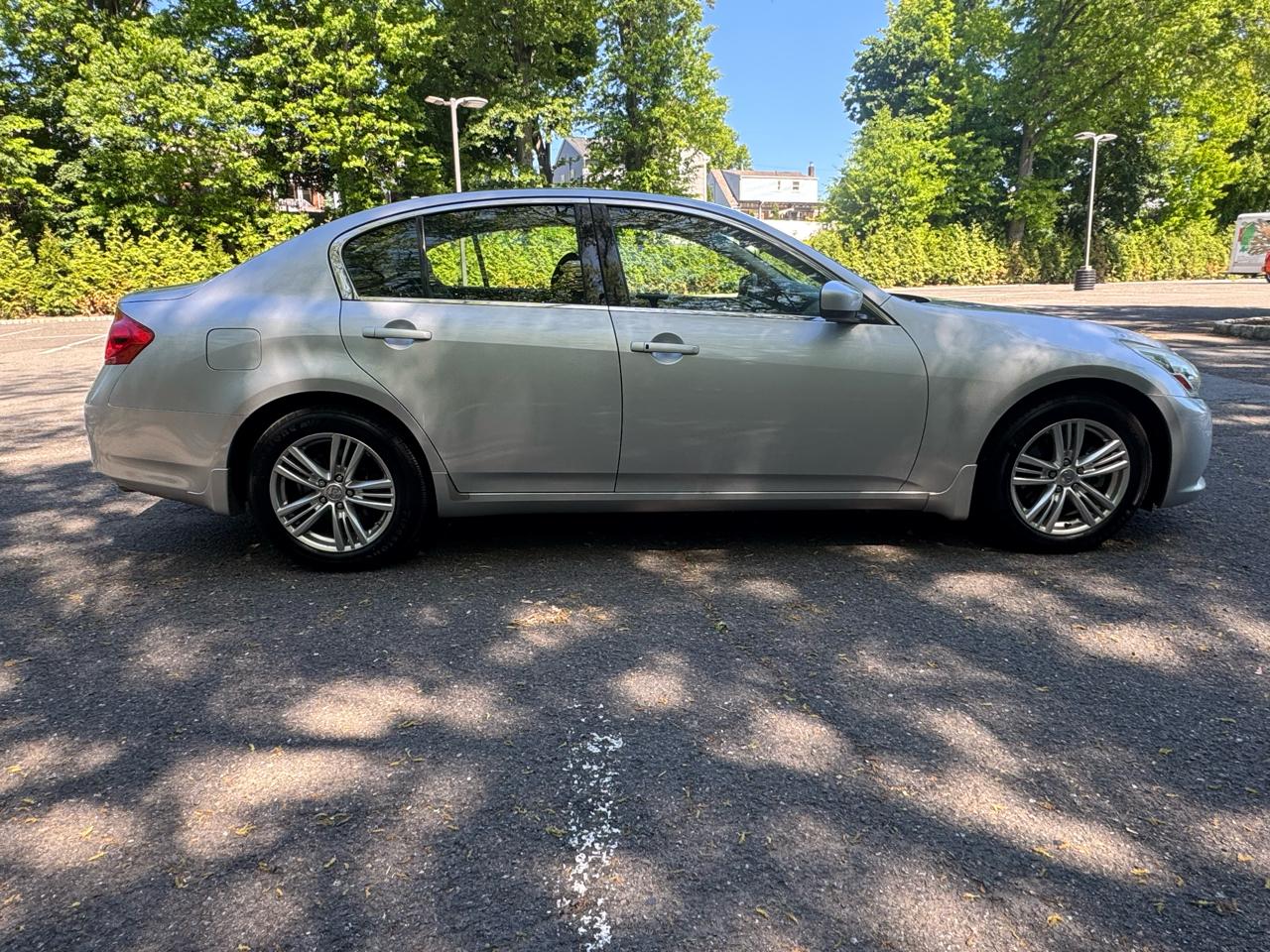 Infiniti G Sedan G37x AWD 2011