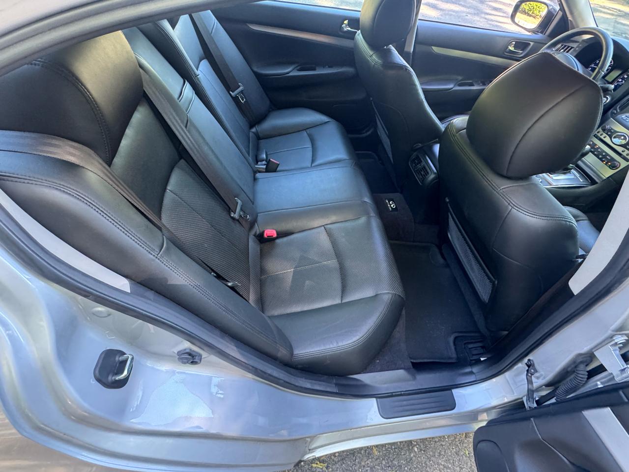 Infiniti G Sedan G37x AWD 2011