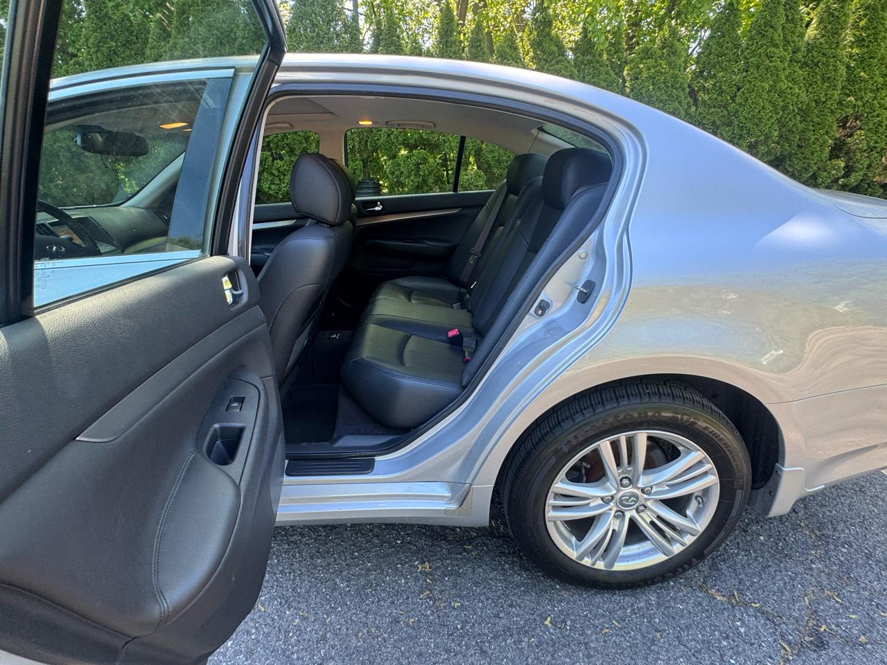 Infiniti G Sedan G37x AWD 2011