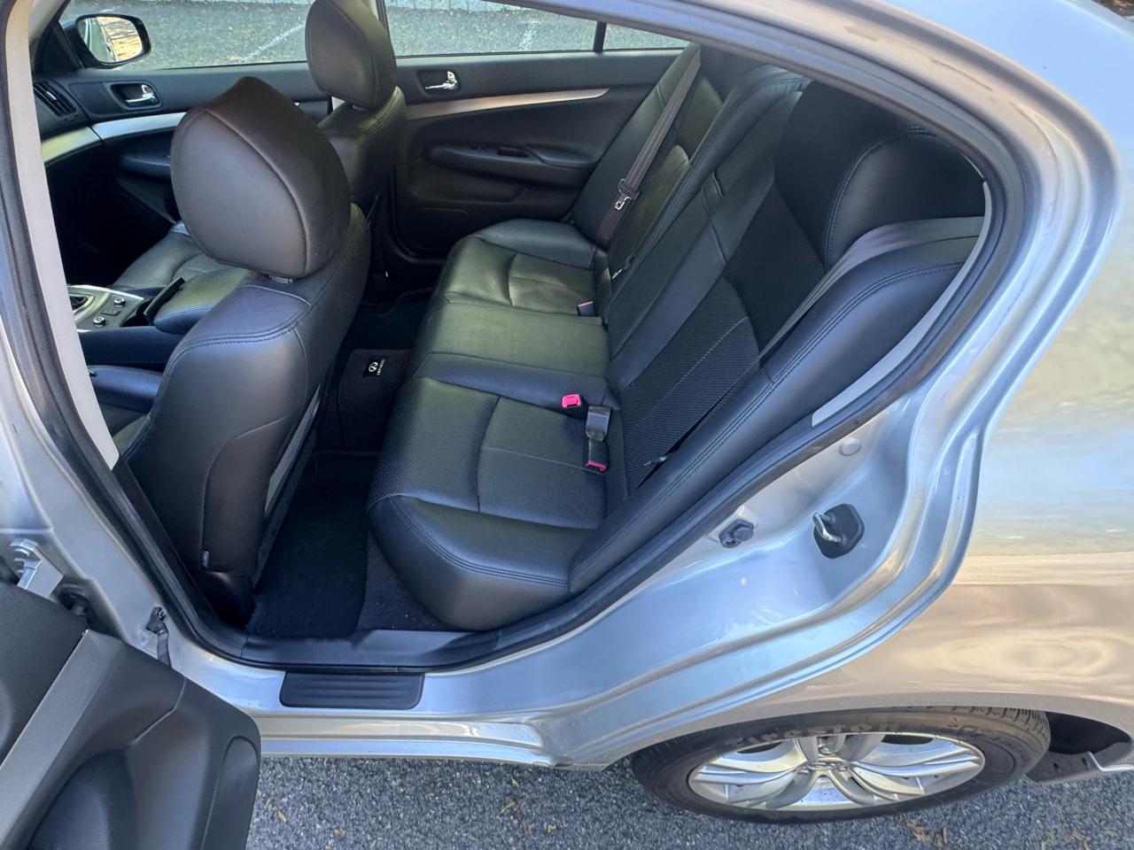 Infiniti G Sedan G37x AWD 2011