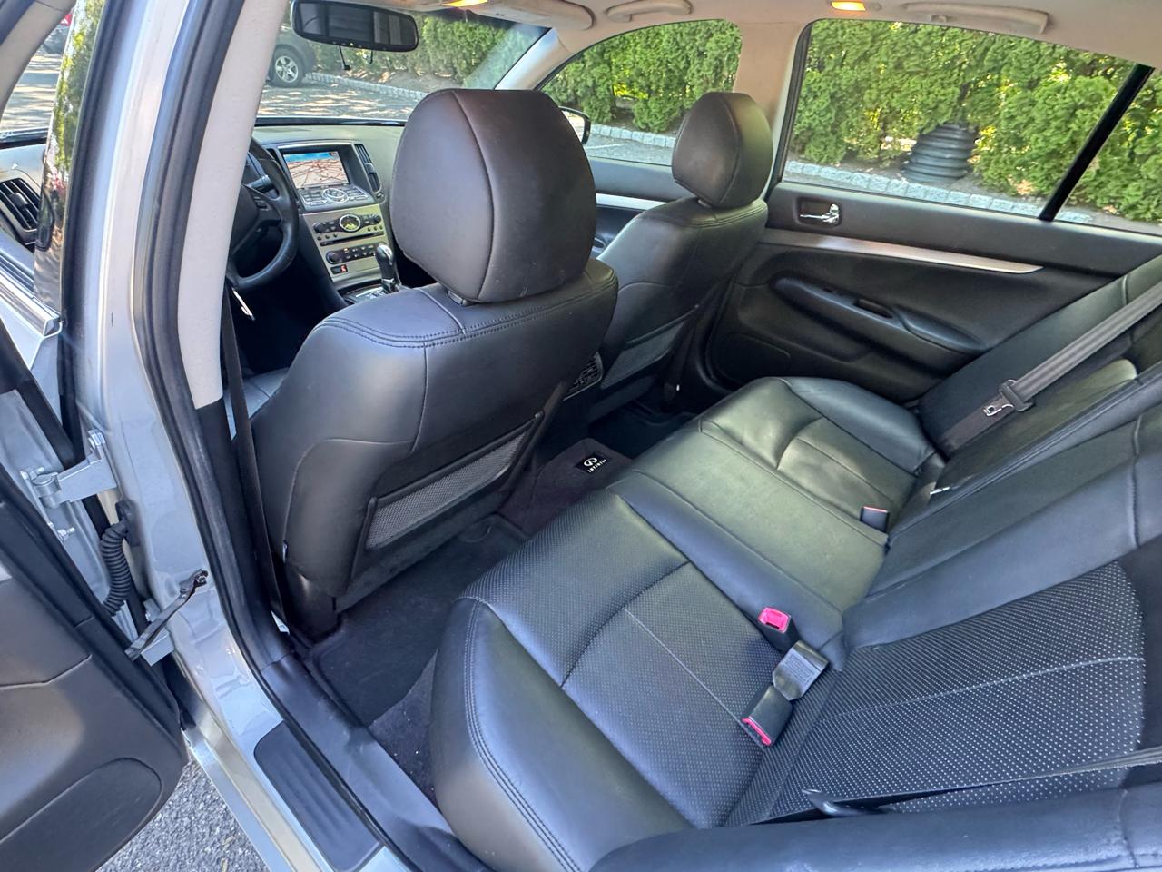 Infiniti G Sedan G37x AWD 2011