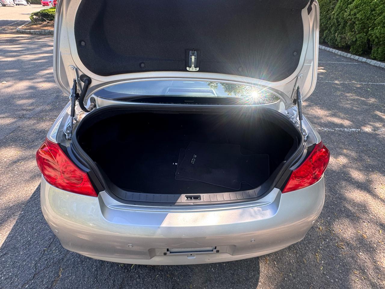 Infiniti G Sedan G37x AWD 2011