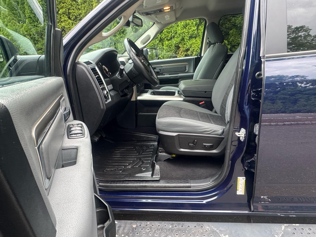 RAM 1500 4WD Quad Cab 140.5" Big Horn 2018