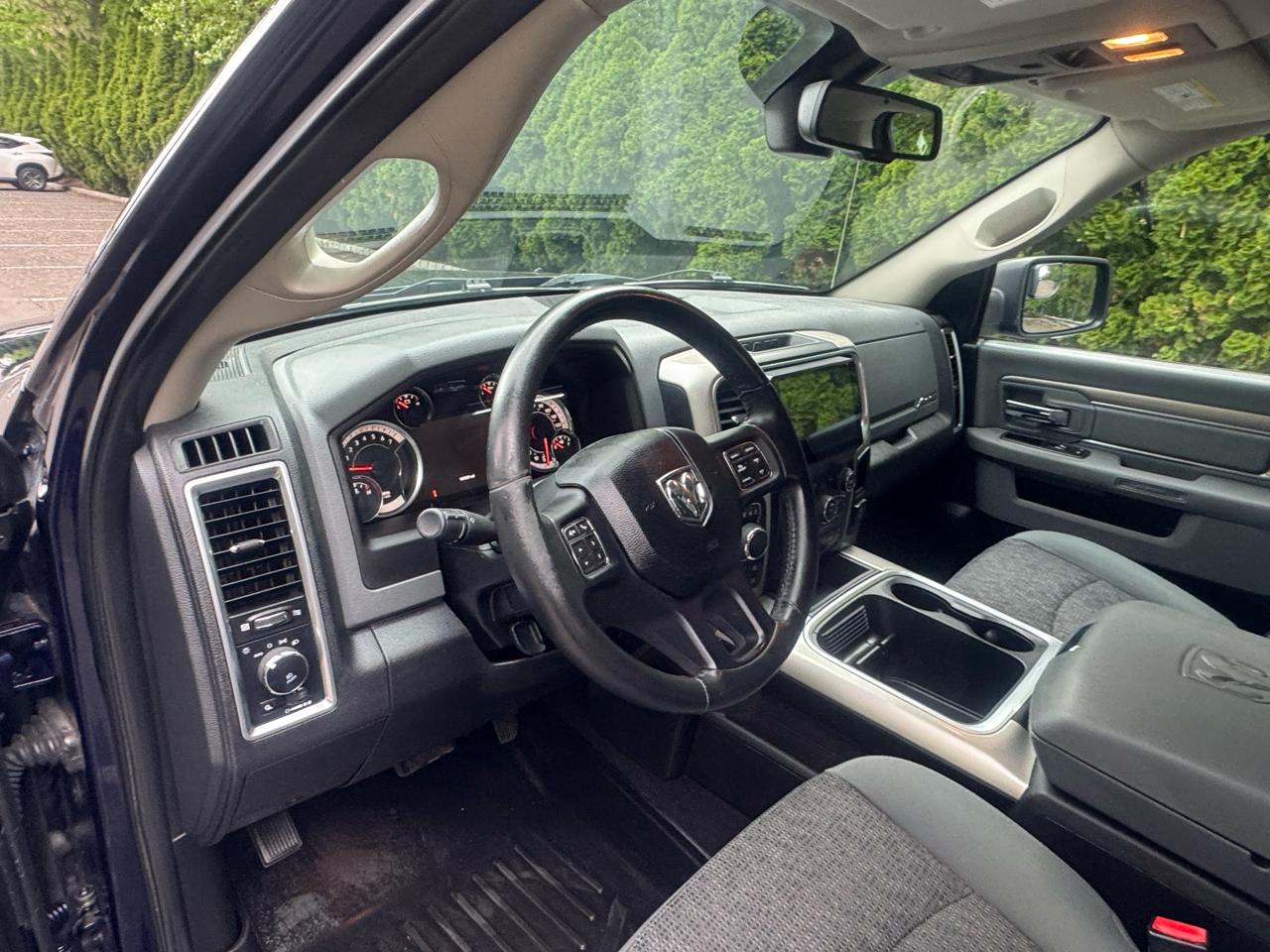 RAM 1500 4WD Quad Cab 140.5" Big Horn 2018