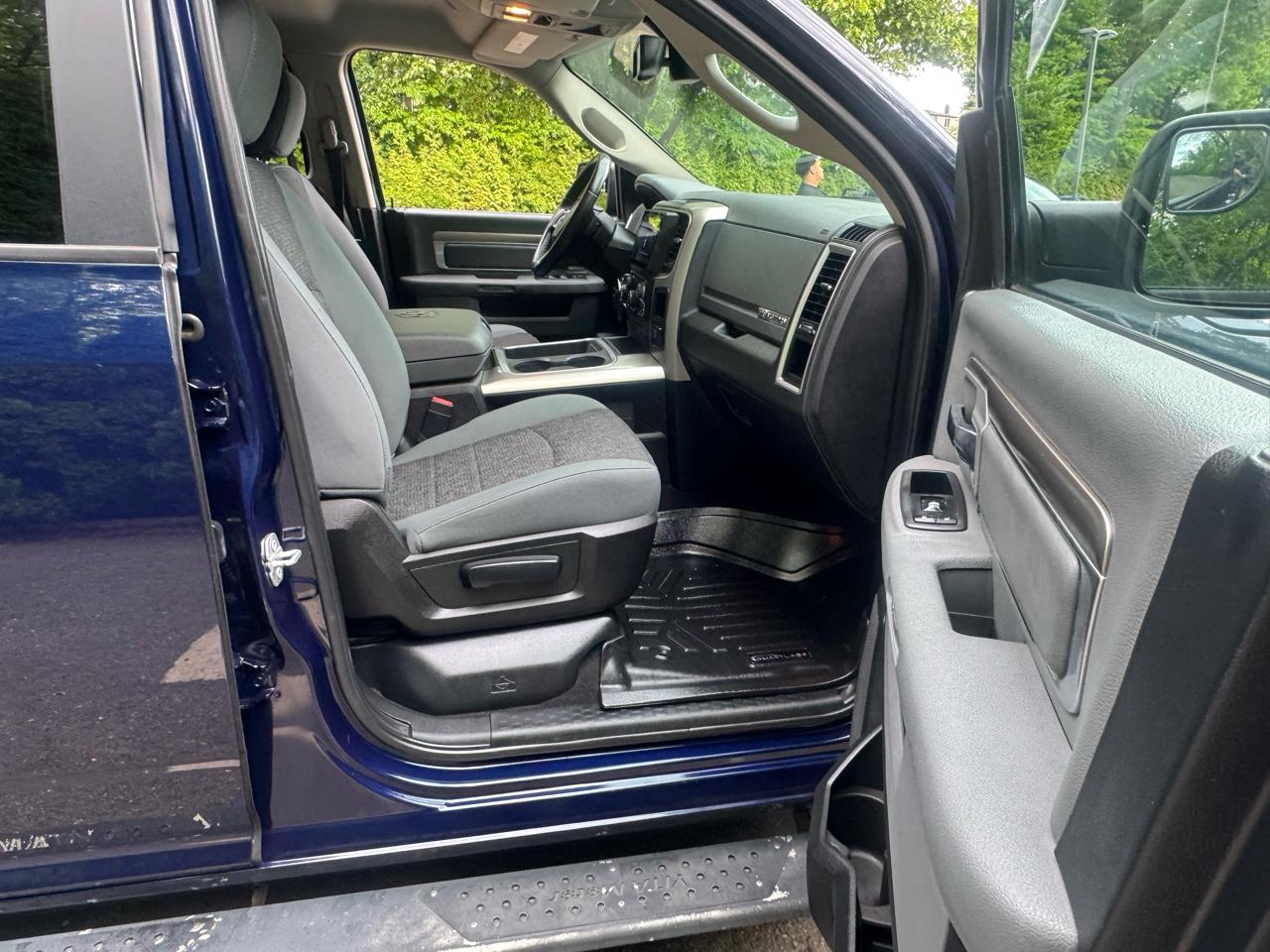 RAM 1500 4WD Quad Cab 140.5" Big Horn 2018