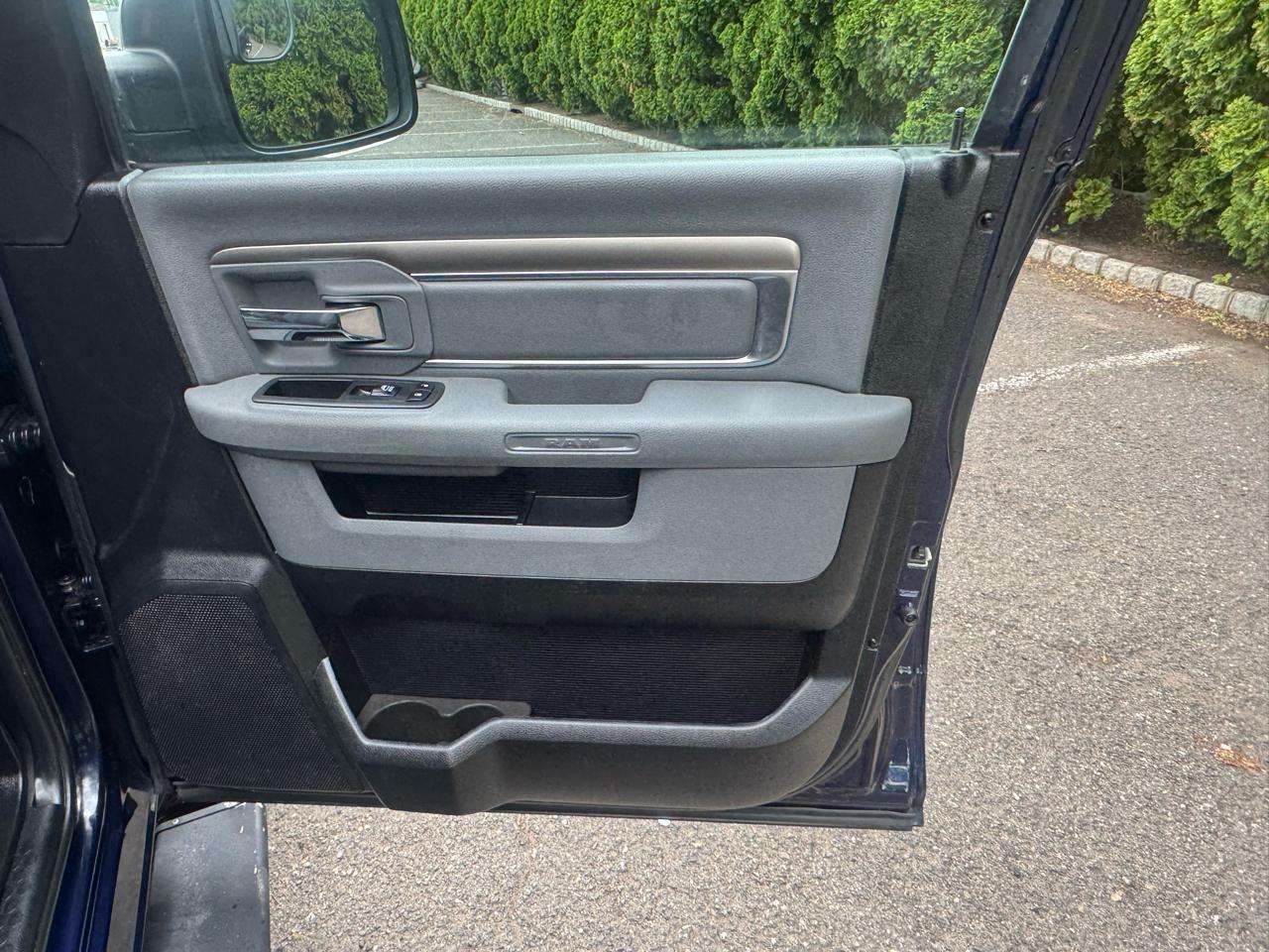 RAM 1500 4WD Quad Cab 140.5" Big Horn 2018