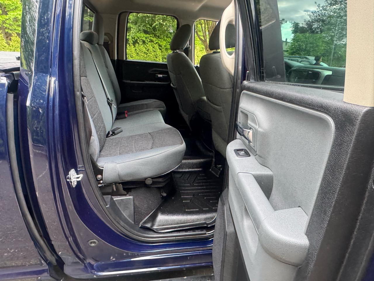 RAM 1500 4WD Quad Cab 140.5" Big Horn 2018