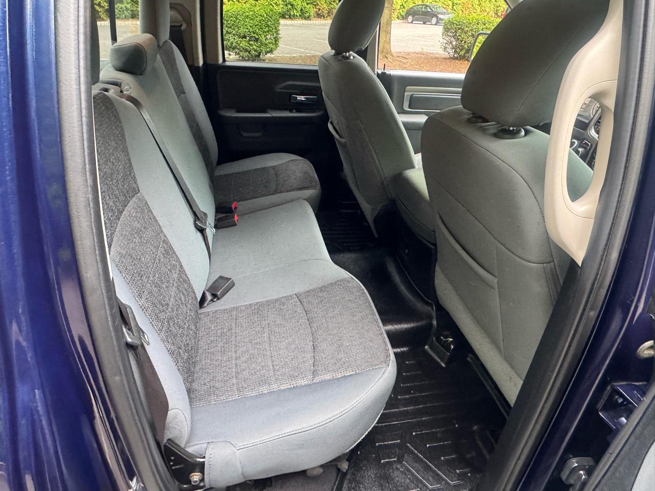 RAM 1500 4WD Quad Cab 140.5" Big Horn 2018