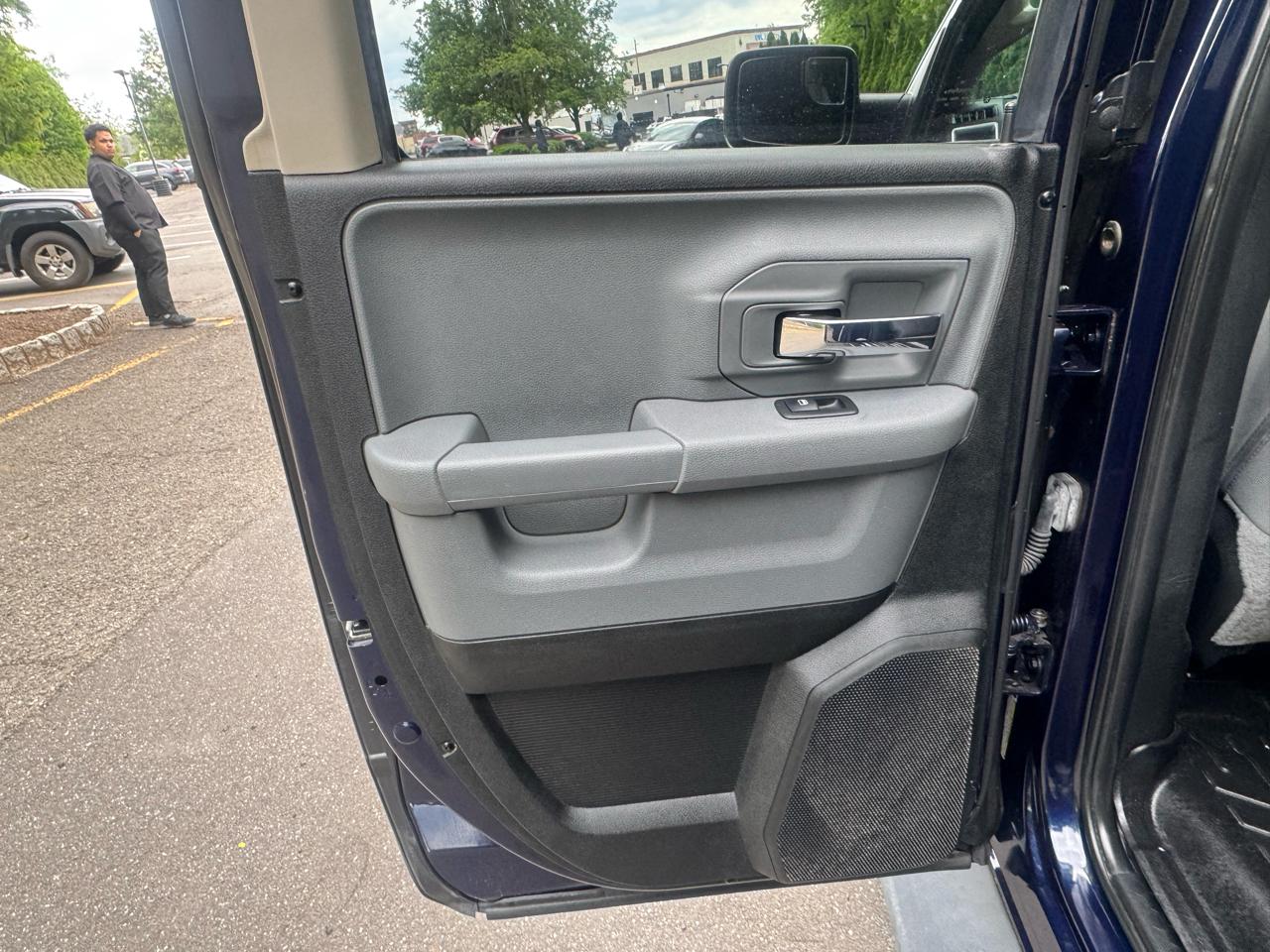 RAM 1500 4WD Quad Cab 140.5" Big Horn 2018