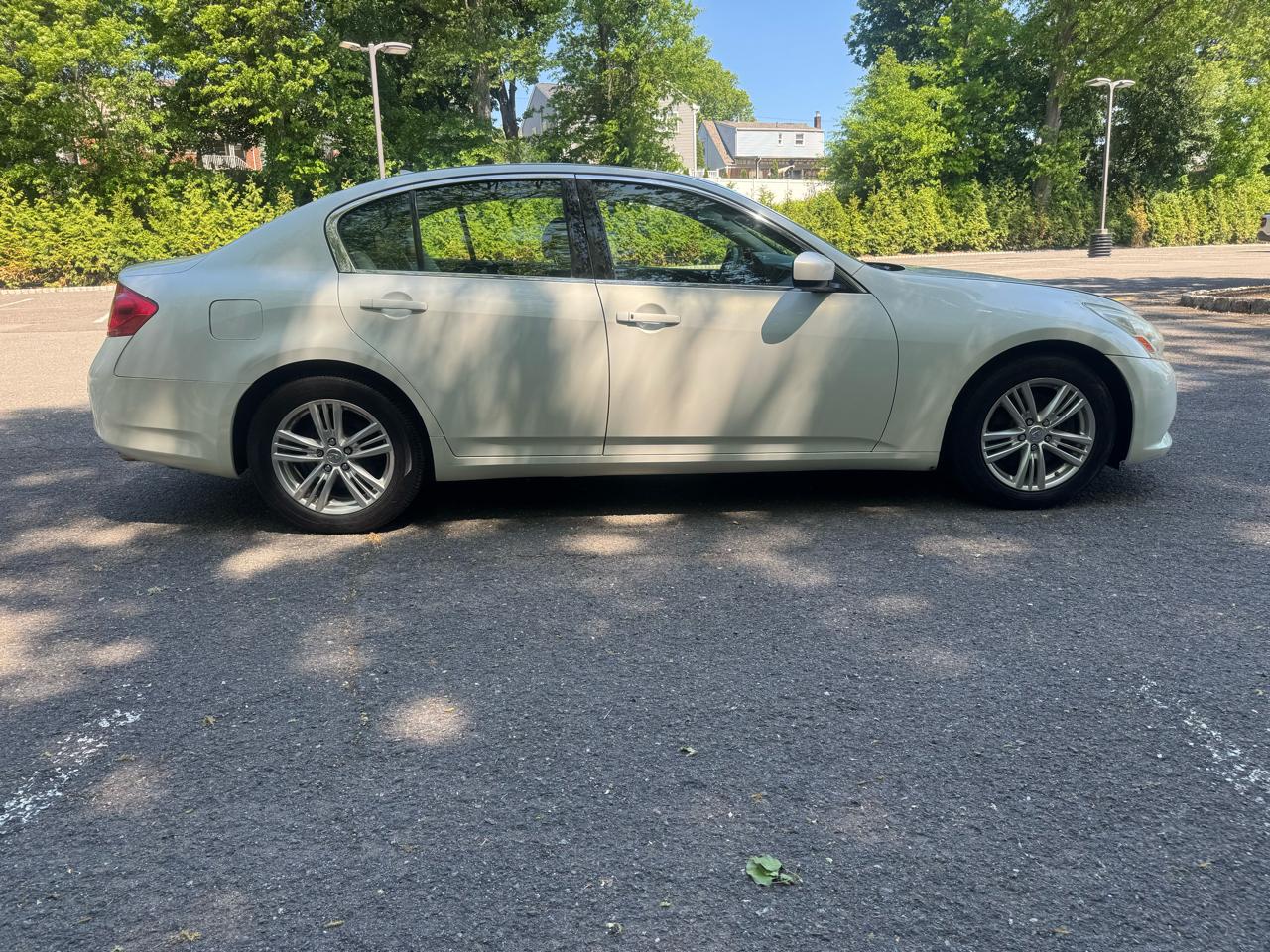 Infiniti G Sedan G37x AWD 2010