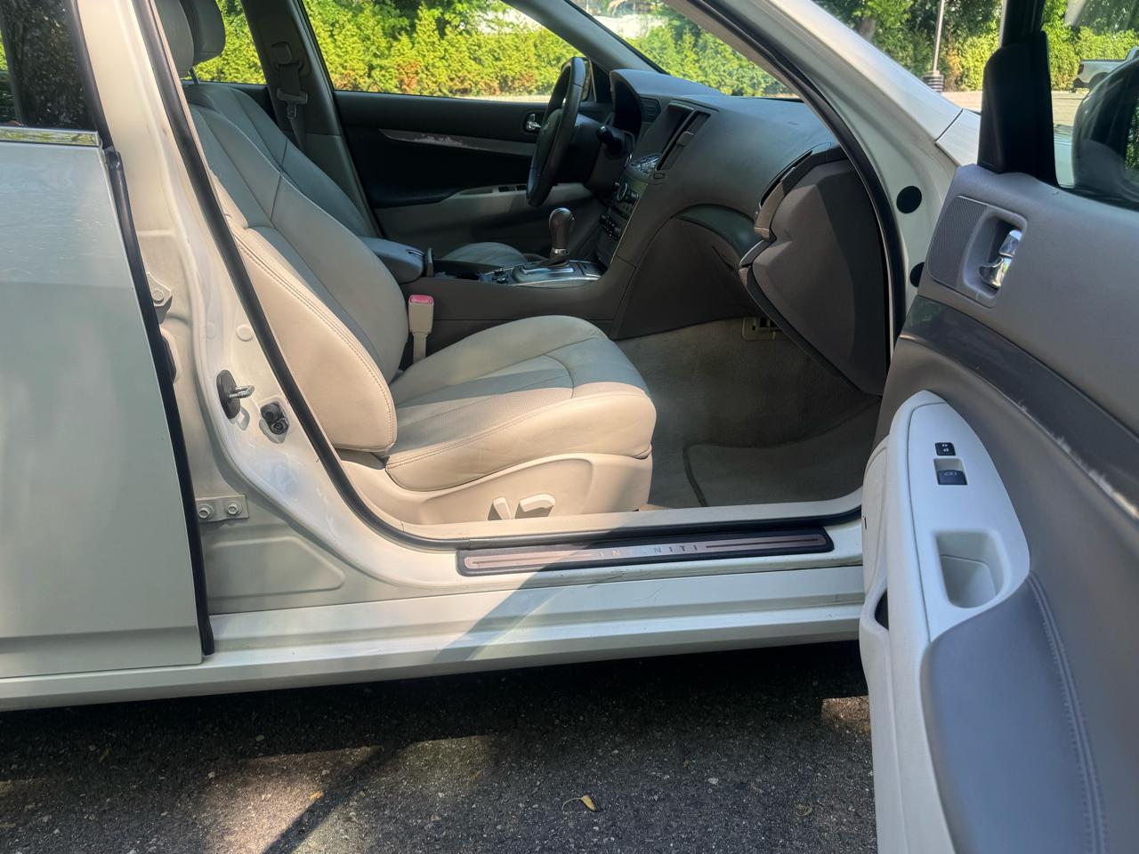Infiniti G Sedan G37x AWD 2010