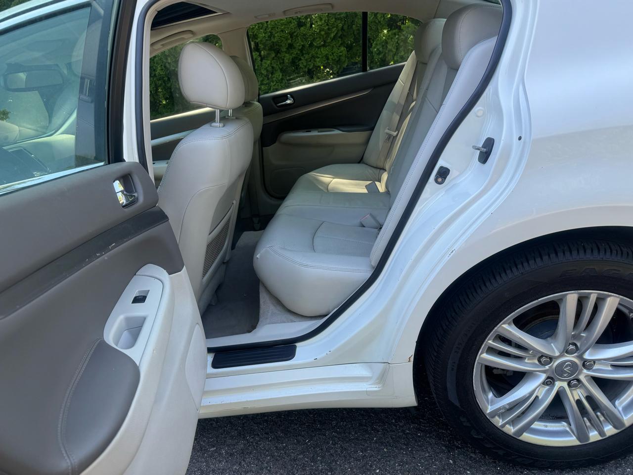 Infiniti G Sedan G37x AWD 2010
