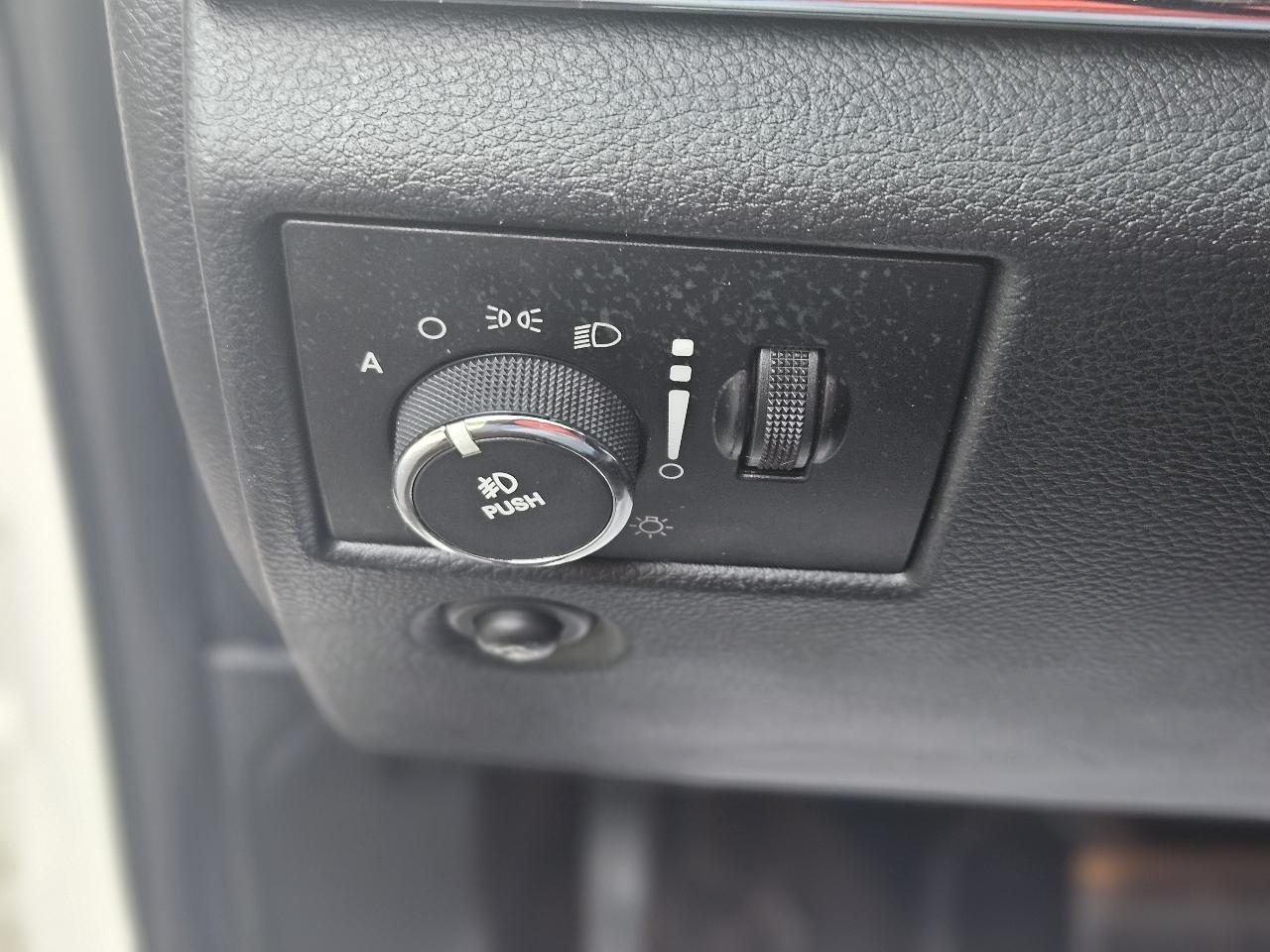 Jeep Grand Cherokee Limited 4WD 2011
