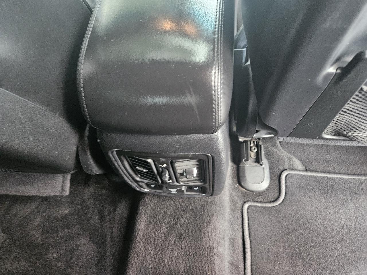 Jeep Grand Cherokee Limited 4WD 2011