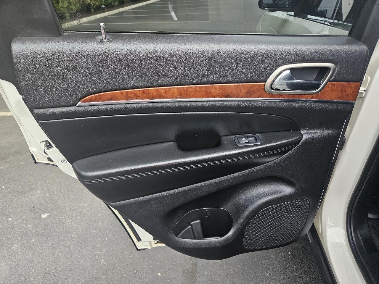 Jeep Grand Cherokee Limited 4WD 2011