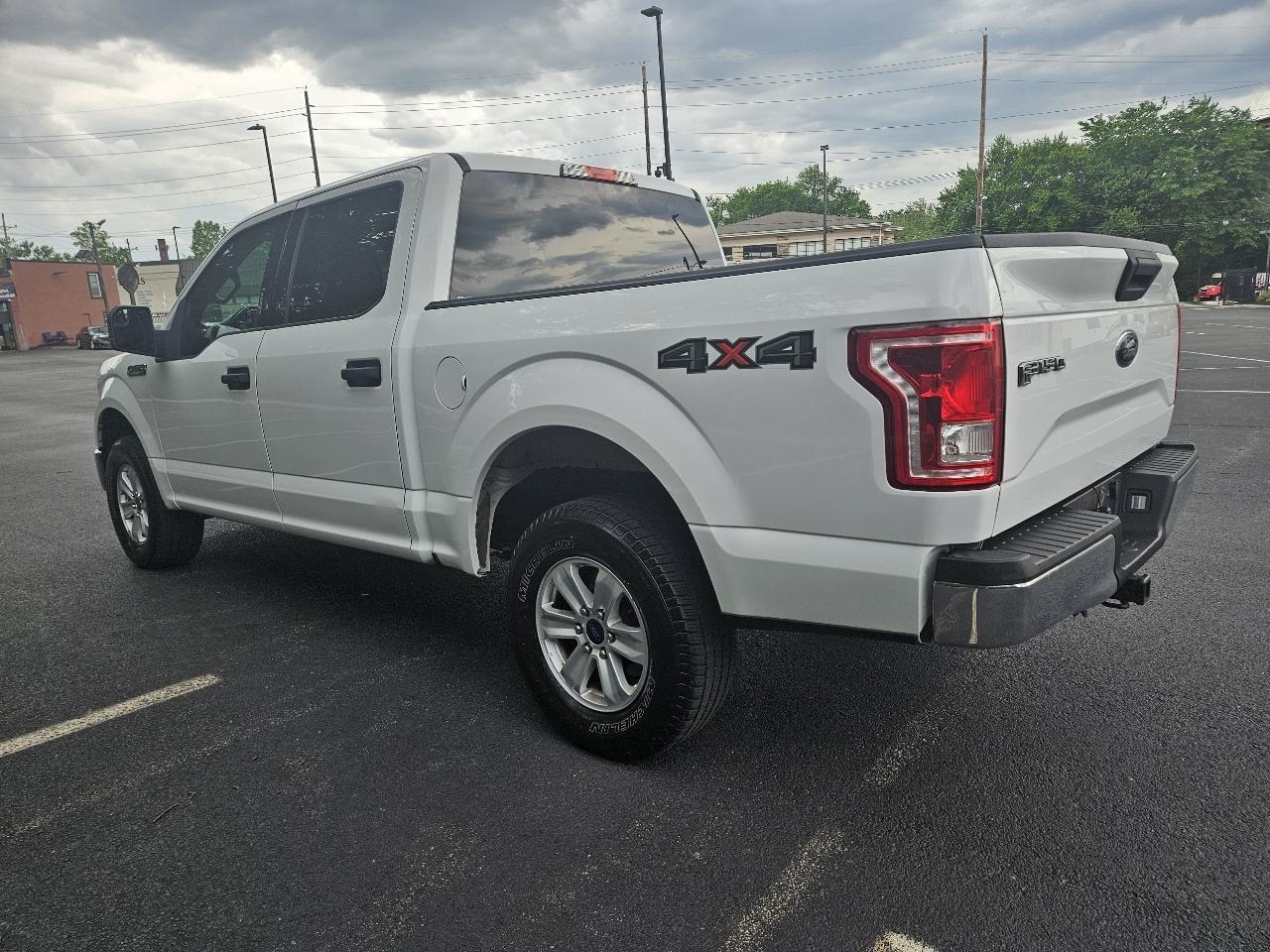 Ford F-150 4WD SuperCrew 139" XLT 2017
