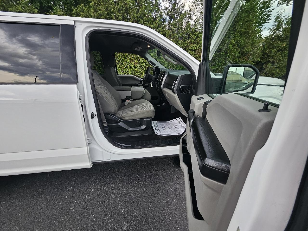 Ford F-150 4WD SuperCrew 139" XLT 2017