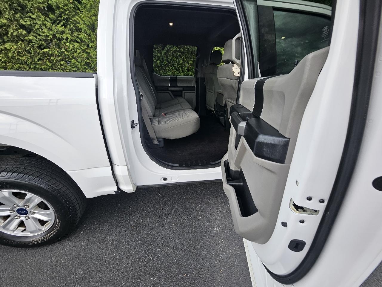 Ford F-150 4WD SuperCrew 139" XLT 2017