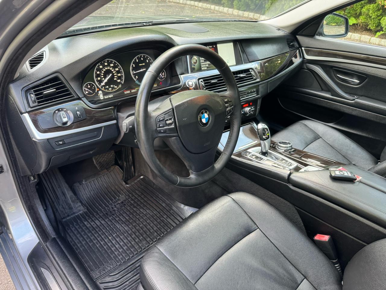 BMW 5-Series 528i xDrive 2014