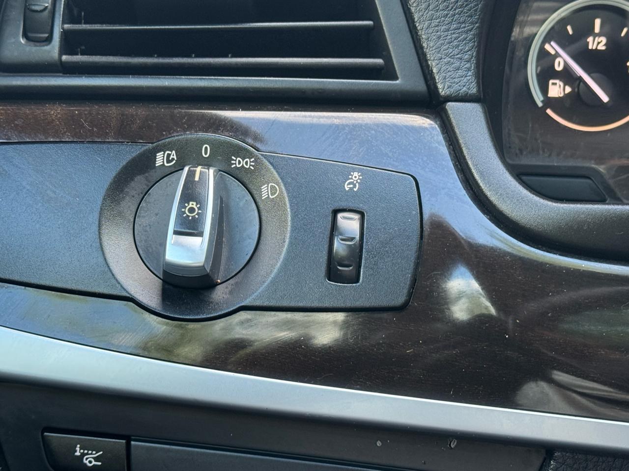 BMW 5-Series 528i xDrive 2014