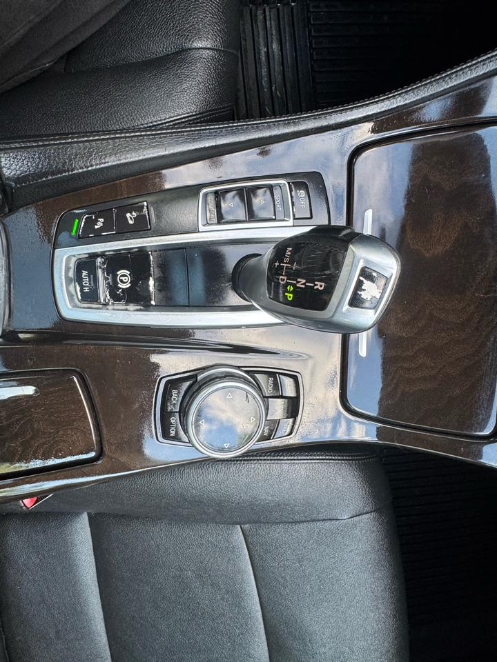 BMW 5-Series 528i xDrive 2014