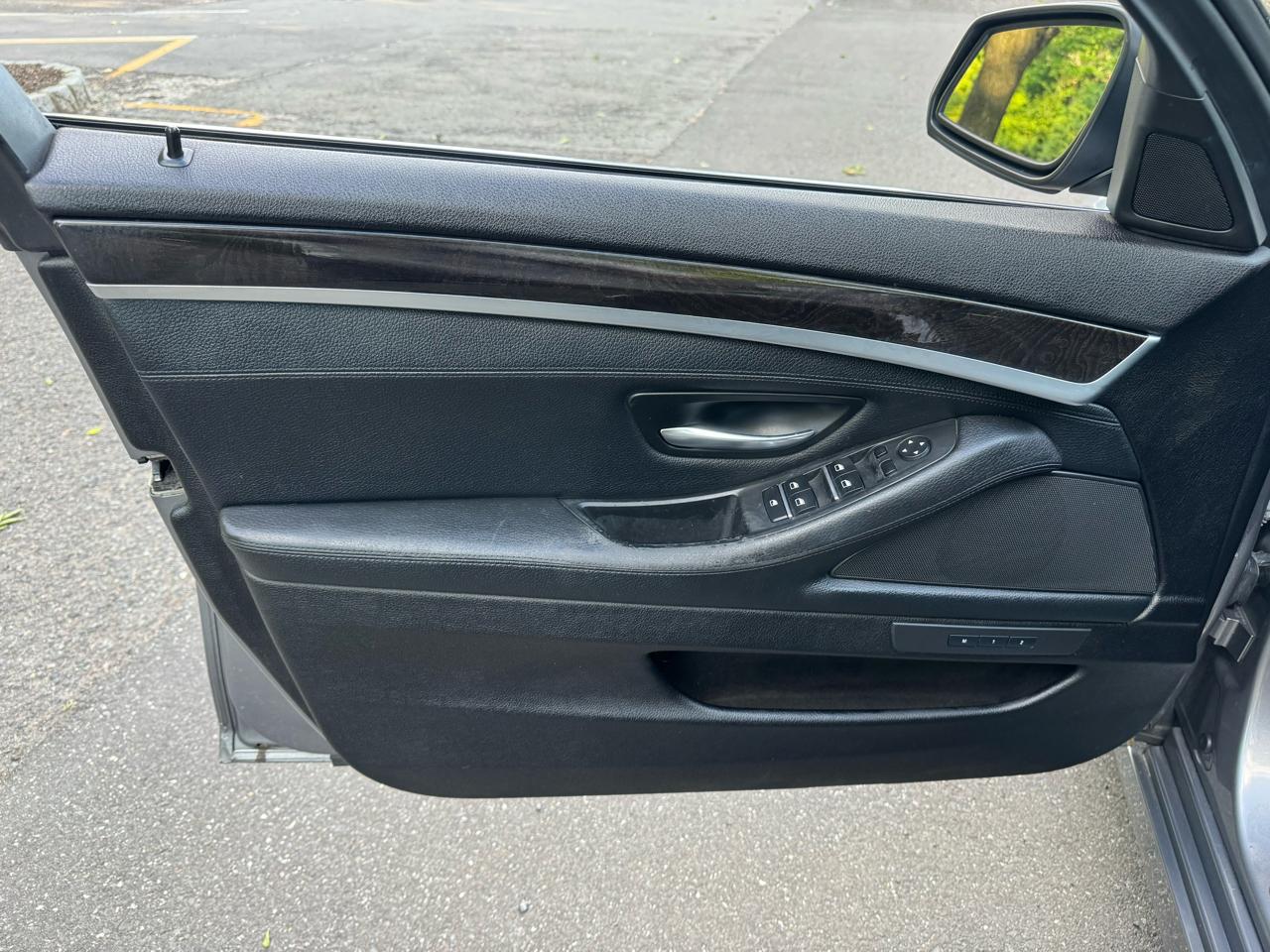 BMW 5-Series 528i xDrive 2014