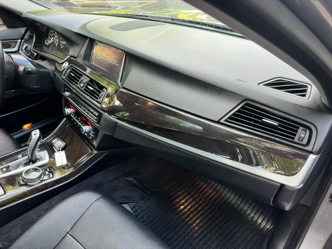 BMW 5-Series 528i xDrive 2014