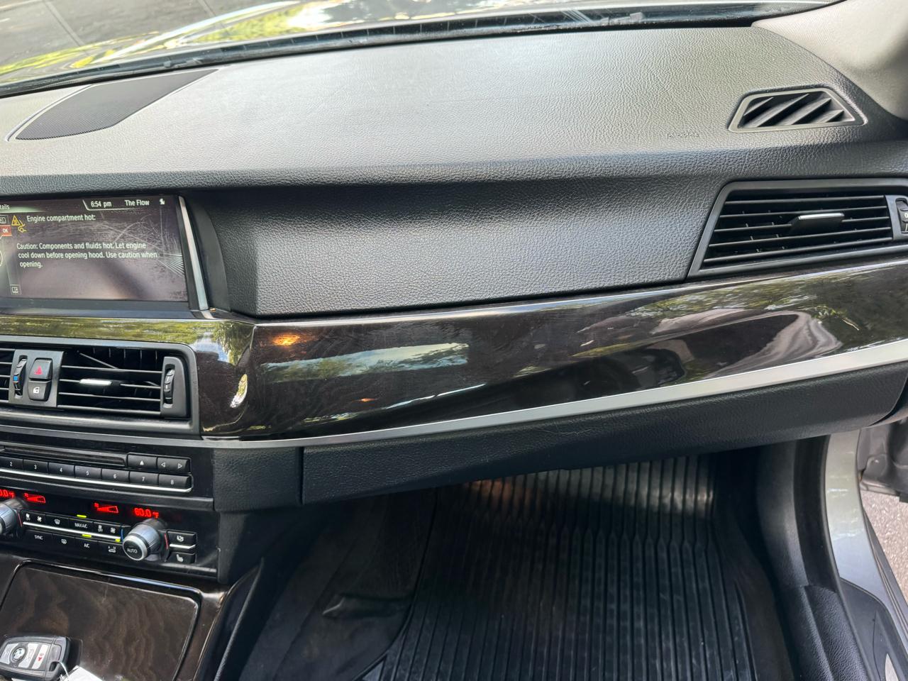 BMW 5-Series 528i xDrive 2014