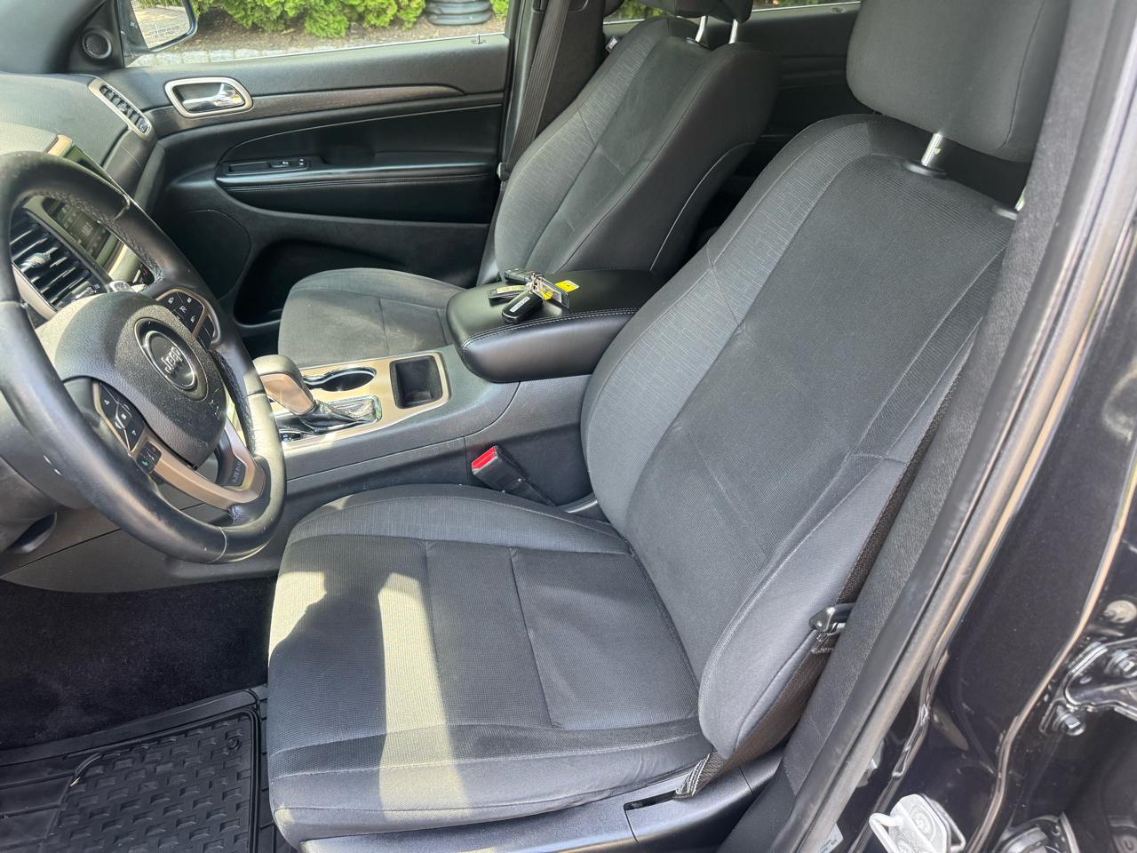 Jeep Grand Cherokee Laredo 4WD 2016