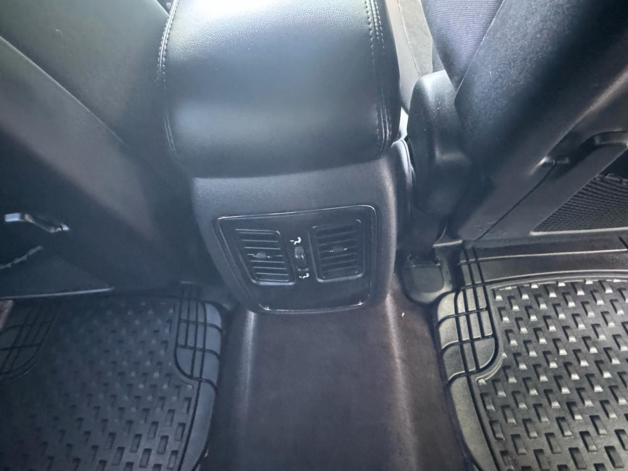 Jeep Grand Cherokee Laredo 4WD 2016