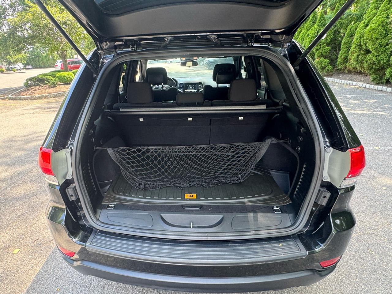 Jeep Grand Cherokee Laredo 4WD 2016