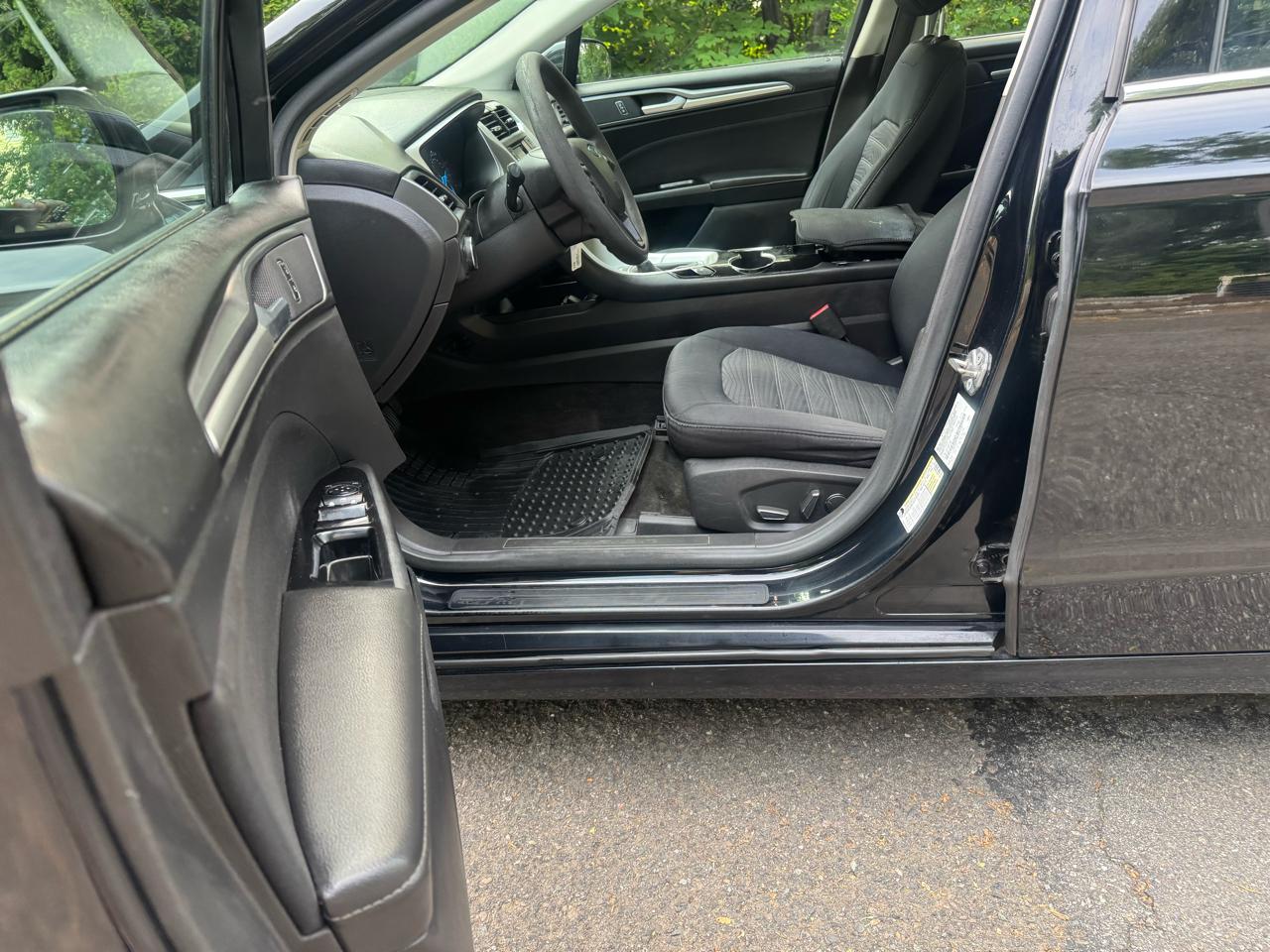 Ford Fusion SE 2016