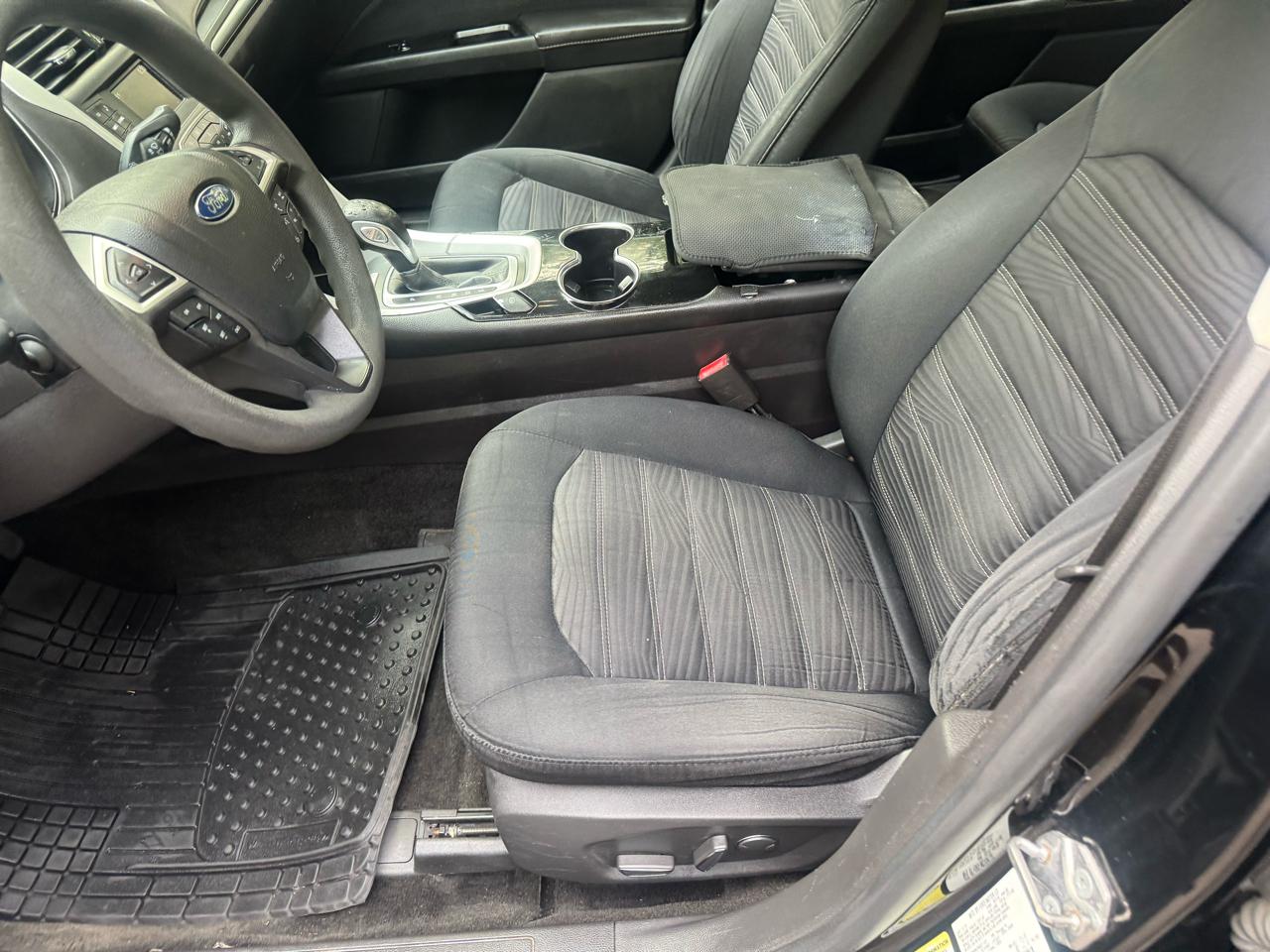 Ford Fusion SE 2016