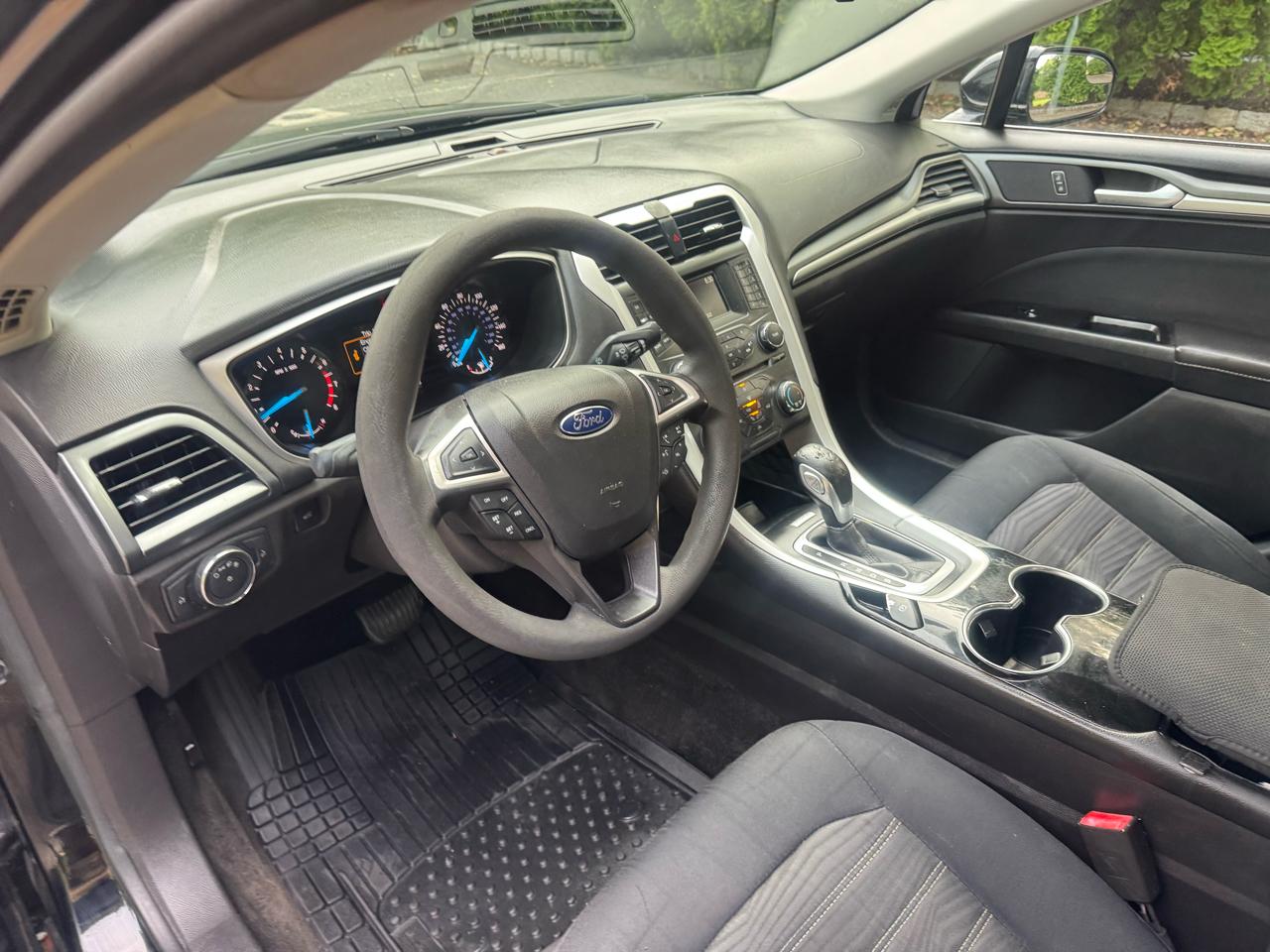 Ford Fusion SE 2016