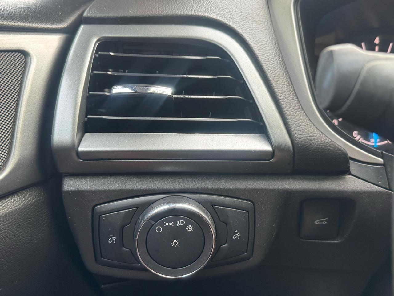 Ford Fusion SE 2016
