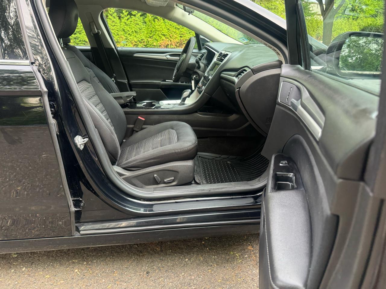 Ford Fusion SE 2016